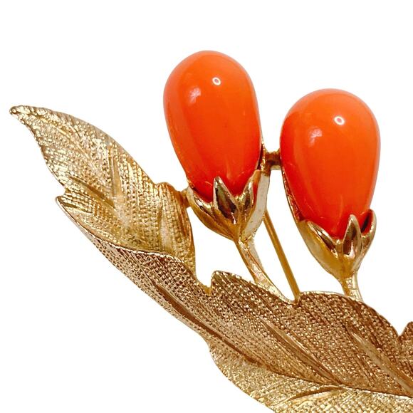 Vintage Signed Sarah Coventry 1960s Brooch Mid Century Gold Tone Faux Coral Pin - Picture 2 of 11